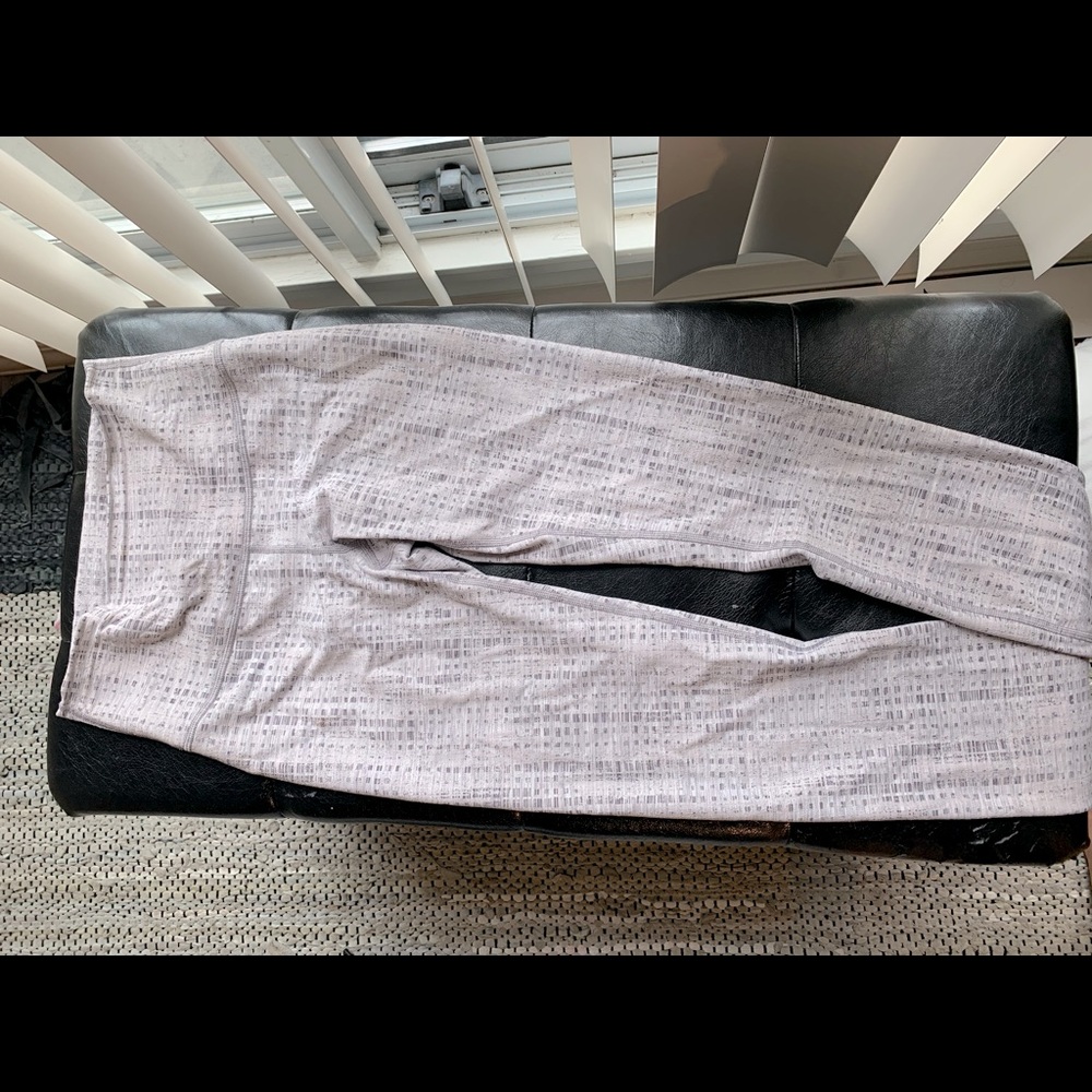 Lululemon wonder under train size 4 (worn twice)